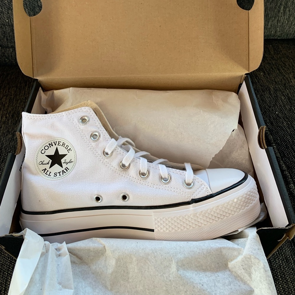 COPY - Converse Chuck Taylor Canvas Platforms Women 7